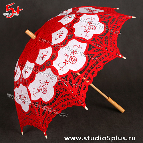 Зонт невесты красно-белого цвета кружевной