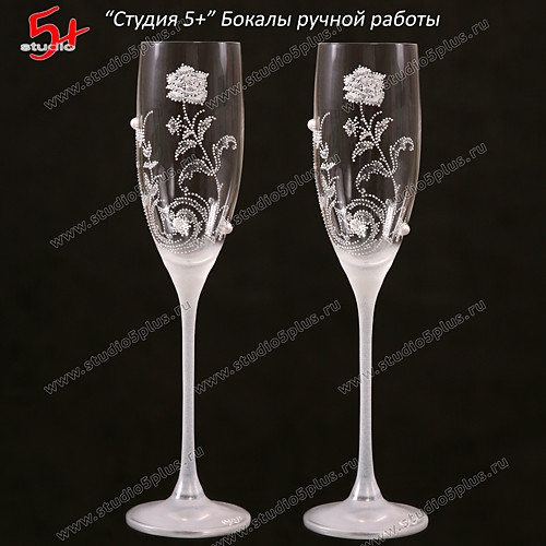 Бокалы для шампанского свадебные с цветущей белой розой