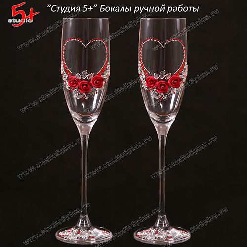 Бокалы для шампанского свадебные с красными розами и сердцем