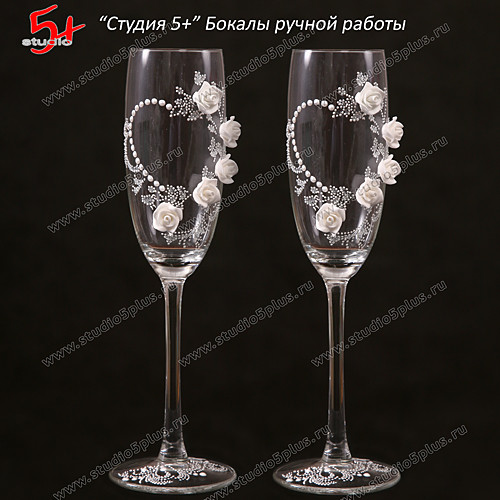 Розы из полимерной глины - украшение свадебных бокалов молодоженов