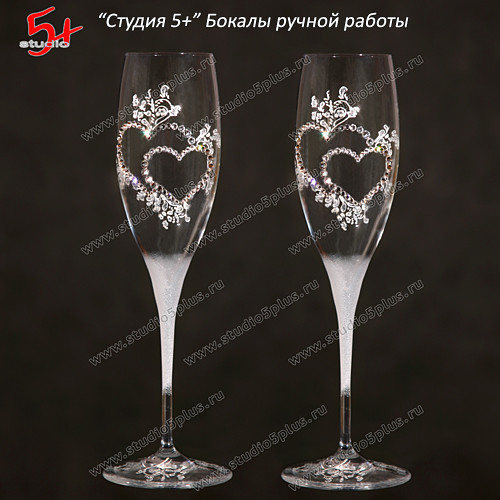 Красивые свадебные бокалы с сердцами из кристаллов Сваровски