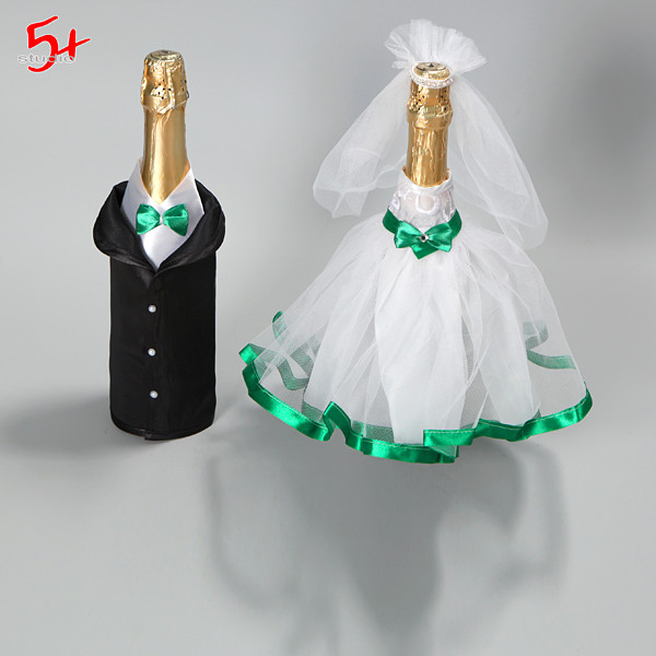 Свадебные костюмы для бутылок шампанского на свадьбу 