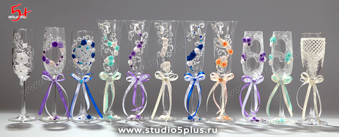 бокалы декорированные в цвет свадьбы: синие, мятные, фиолетовые, персиковые