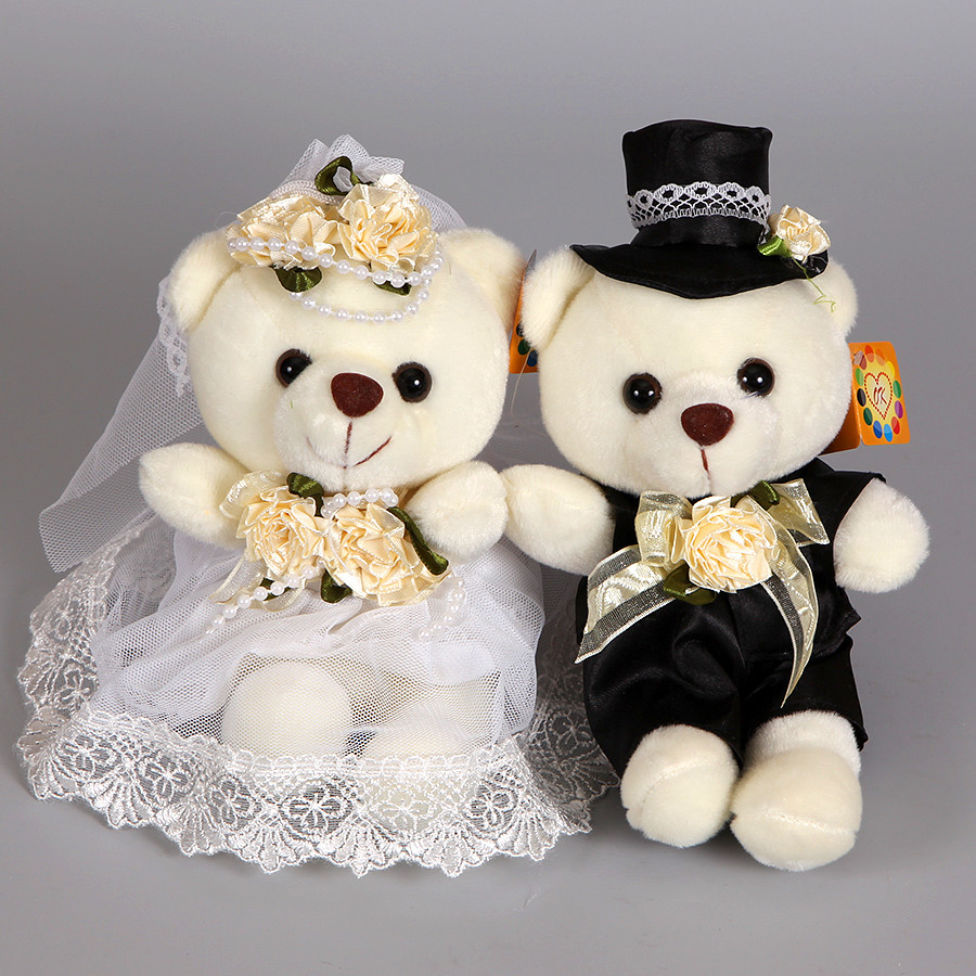 Свадебные мишки на машину - 2 плюшевых медведя в нарядах жениха и невесты